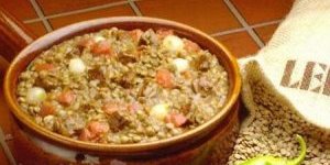 عدس باللحم والخضار